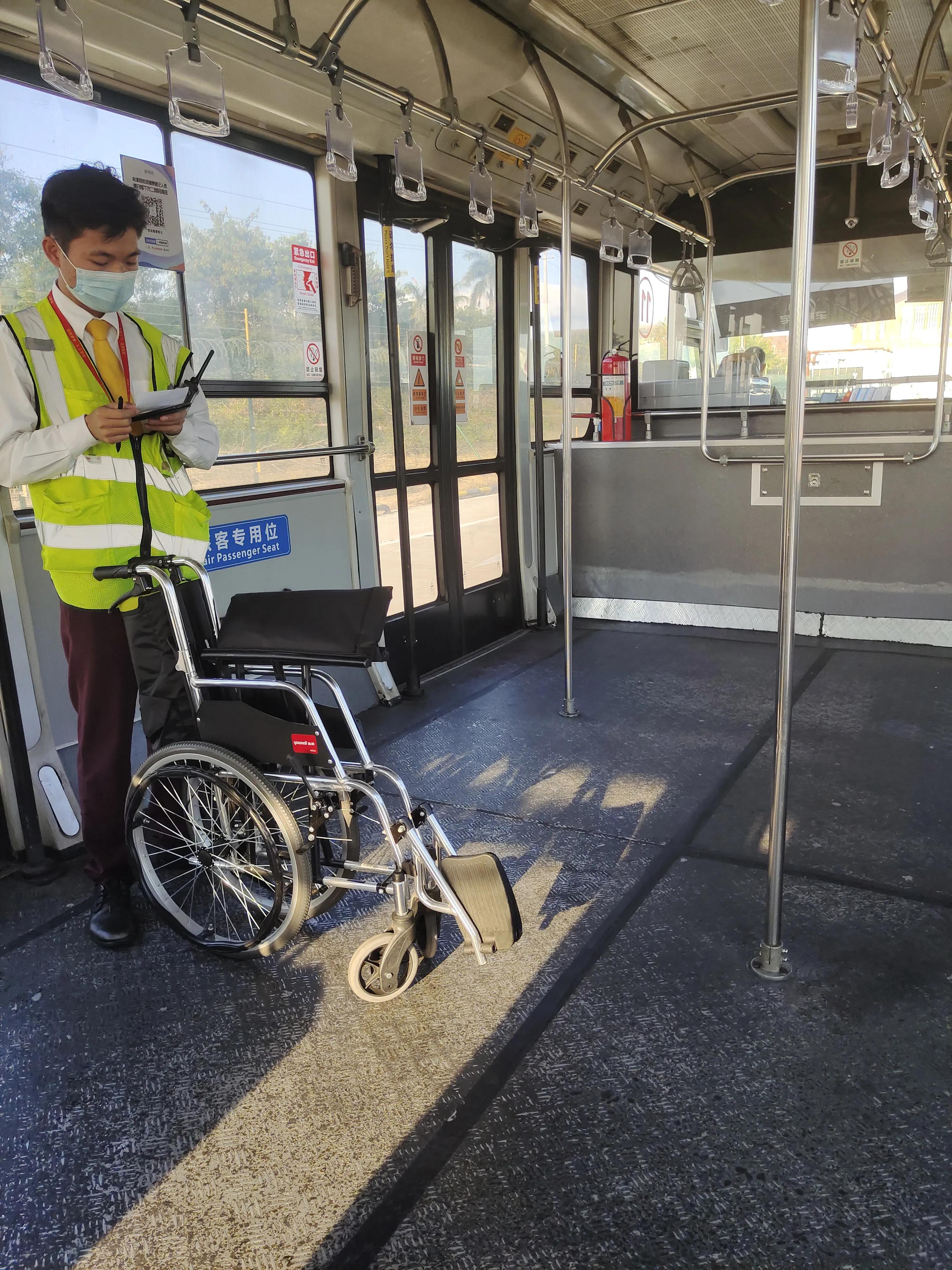 残疾人坐轮椅可以乘坐高铁,残疾人能坐轮椅上飞机吗