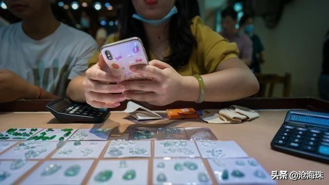 他乡之玉，四会成器！带着老爸淘翡翠，别样的翡翠之旅「0014期」