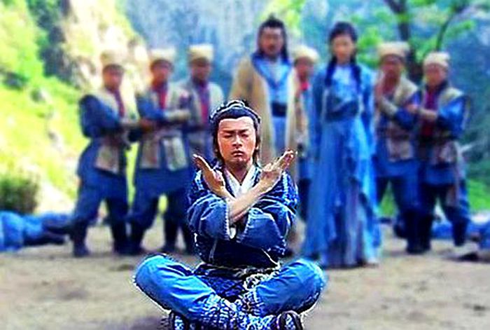 杨过、“杨”顶天、杨逍是祖孙三代？书中四个细节给出了答案