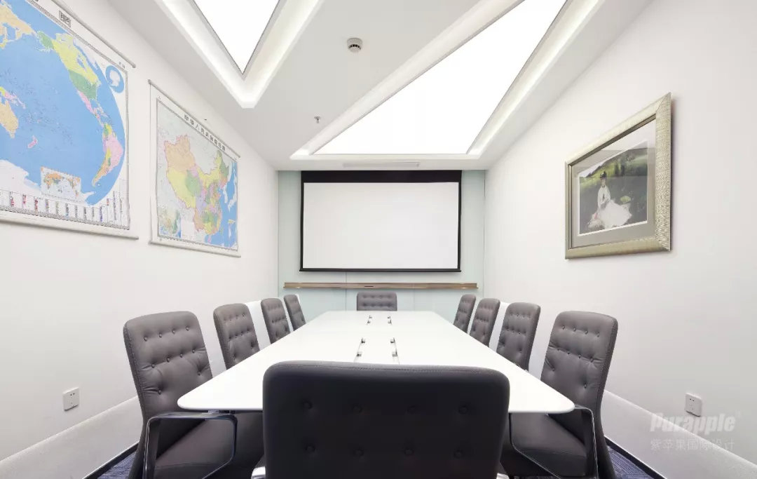 简约办公室装修案例实景照片,100多平办公室装修设计高端感