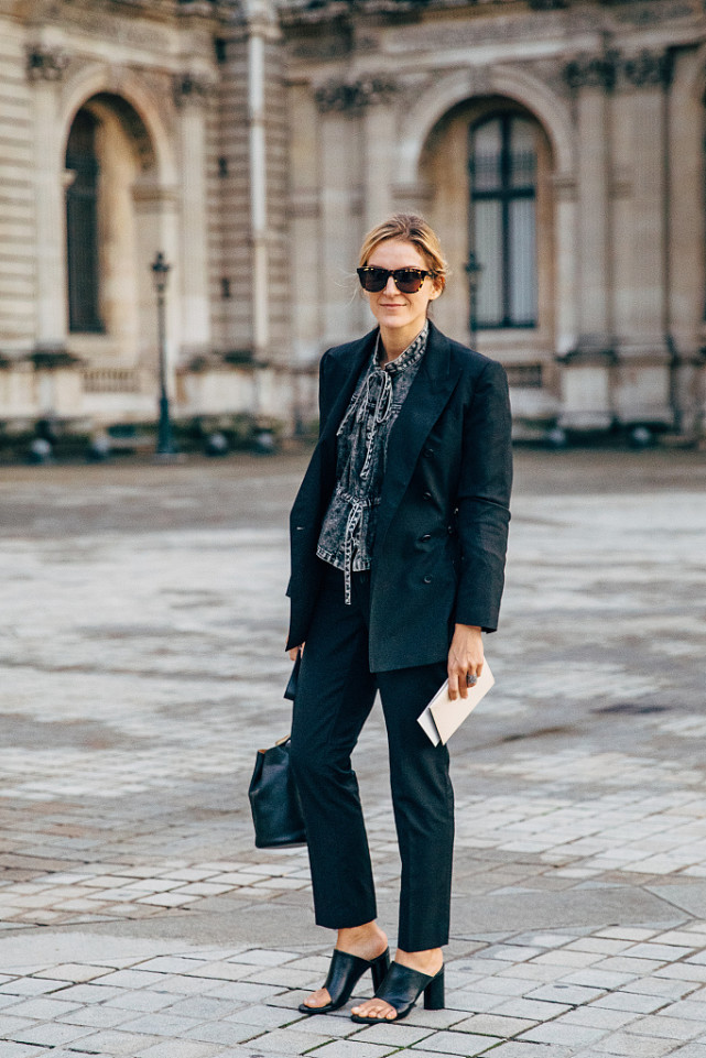 经典百搭减龄优雅时尚个性丝巾,潮流搭配冬天丝巾这样系很洋气