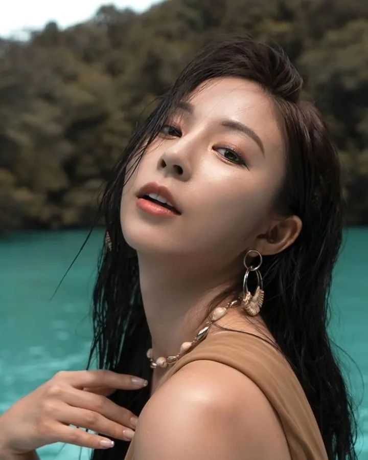 “韩国张钧甯”比基尼照爆红全网,成新任整容模板,网友