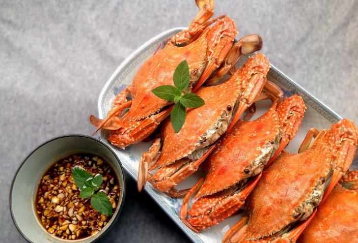 螃蟹是用凉水蒸还是用热水蒸的,螃蟹要凉水蒸还是热水蒸比较好