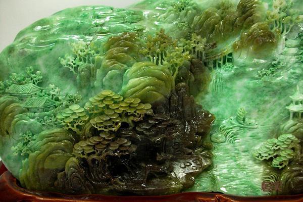 在国外购买翡翠真的靠谱吗,旅游买的翡翠是真是假