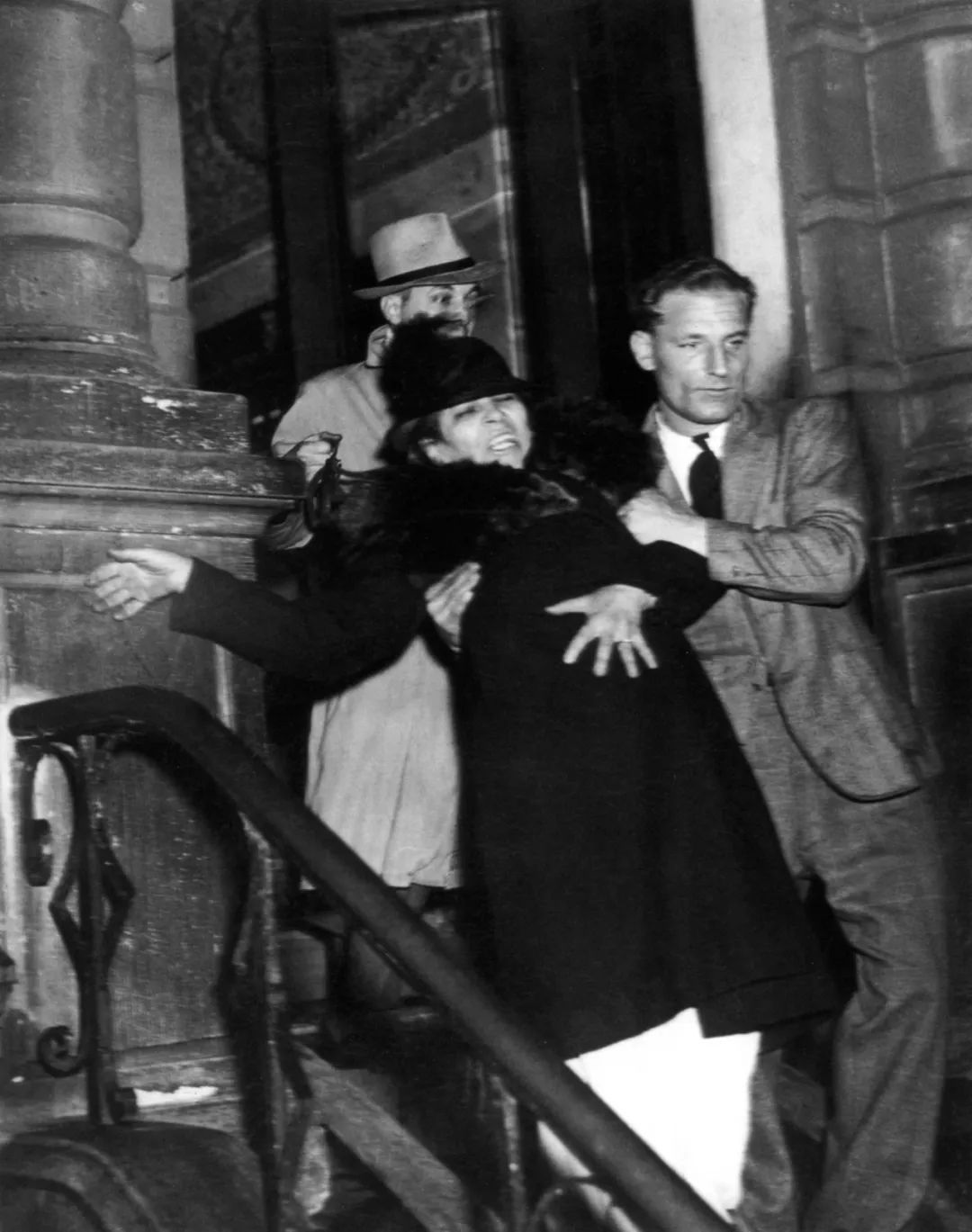 复旦大学教授谈上海,人民日报点评上海复旦教授