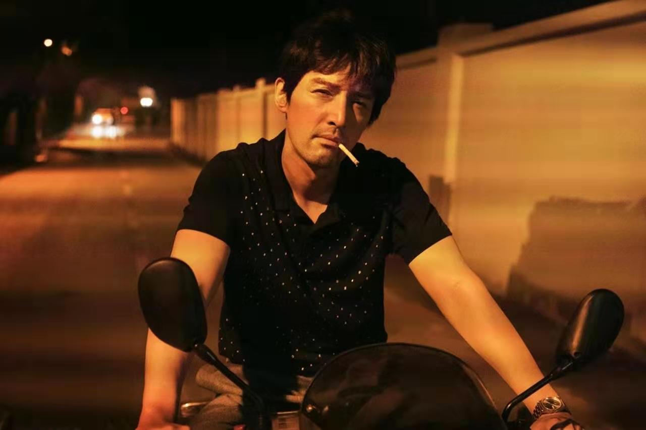 南方车站的聚会胡歌包扎,南方车站的聚会胡歌经典片段