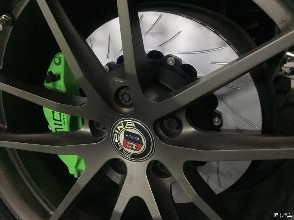 宝马3系换tei刹车,宝马3系的自动刹车功能测试