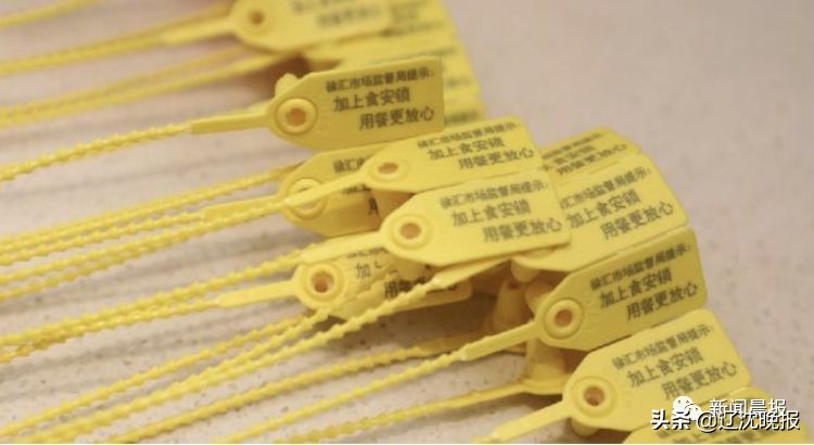 吐口水外卖骑手已被永久封号,东莞一骑手朝外卖连吐2次口水