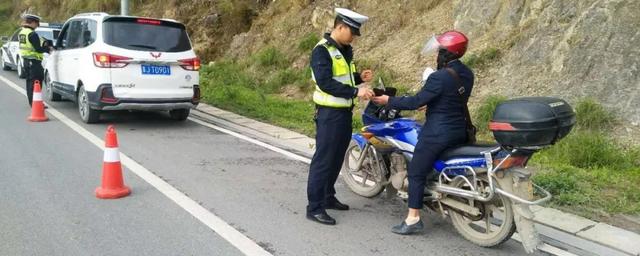 驾驶证违章没有处理能清分吗,驾驶证违章已清零怎么还显示扣留