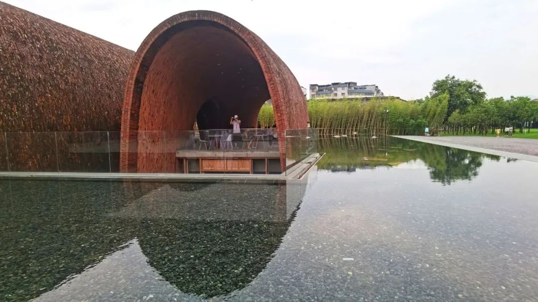 景德镇传统体验陶艺的地方,瓷都陶艺街集市