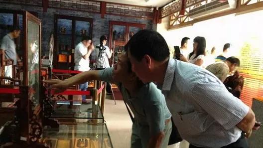 30万买的洋沙发两年后卖了800义乌老板终于知道为何要选红木家具