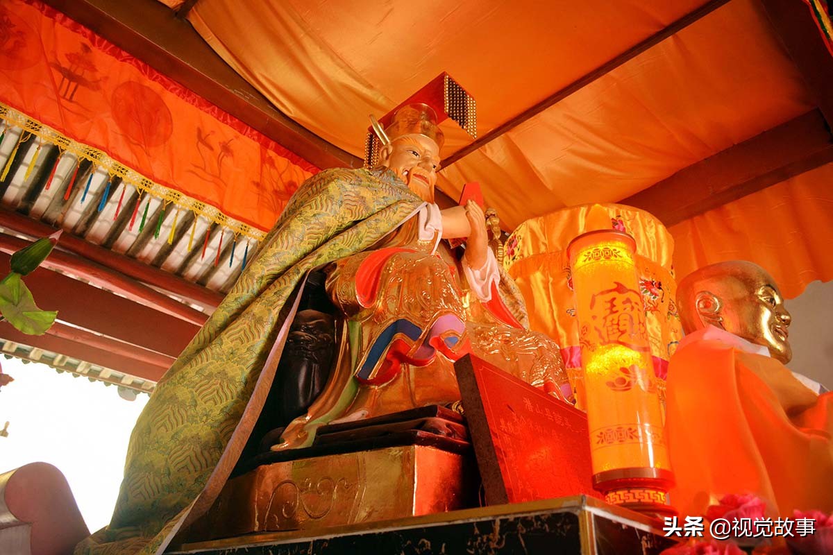 村民挖水井,村民挖井挖到泉眼