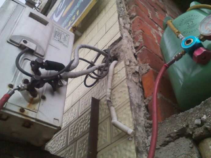 空调内机结冰图片,空调内机散热片结冰了怎么回事