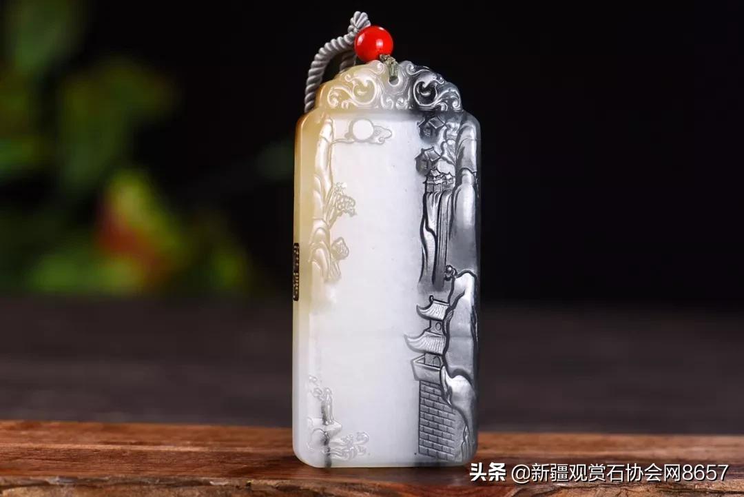 青花墨玉的意境美,青花玉有荧光点