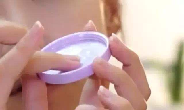 化妆技巧粉底液搭配,化妆技巧遮瑕不卡粉