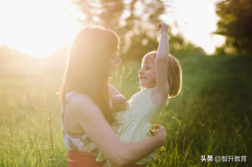 孩子总是胆小害怕怎么办,胆小怕事的孩子变勇敢自信