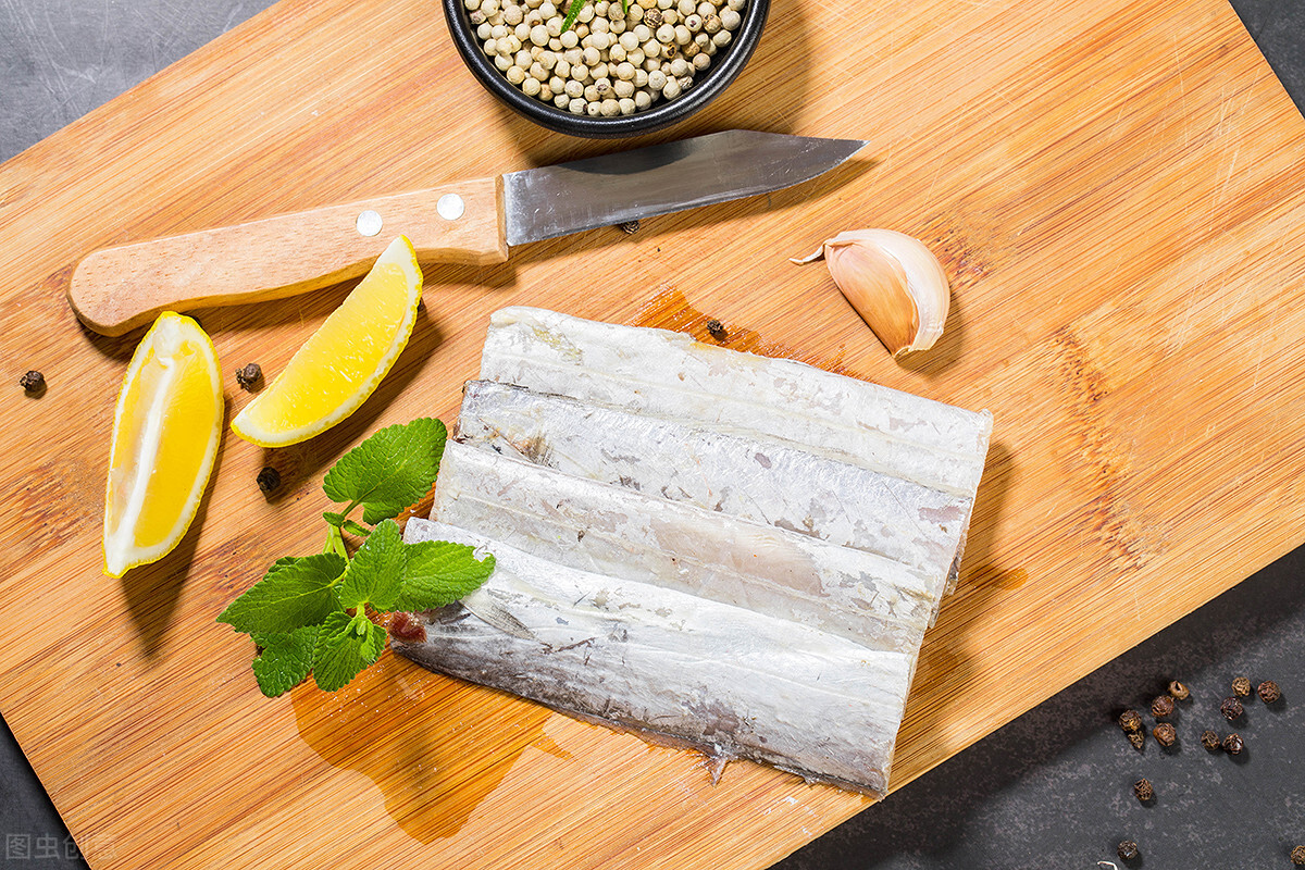 带鱼能清蒸吗带鱼的家常吃法,浙江正宗带鱼做法清蒸带鱼