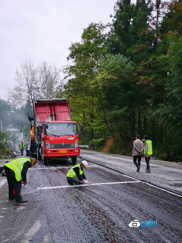 大道如虹筑梦前行,大道如虹天地宽逐梦前行筑坦途