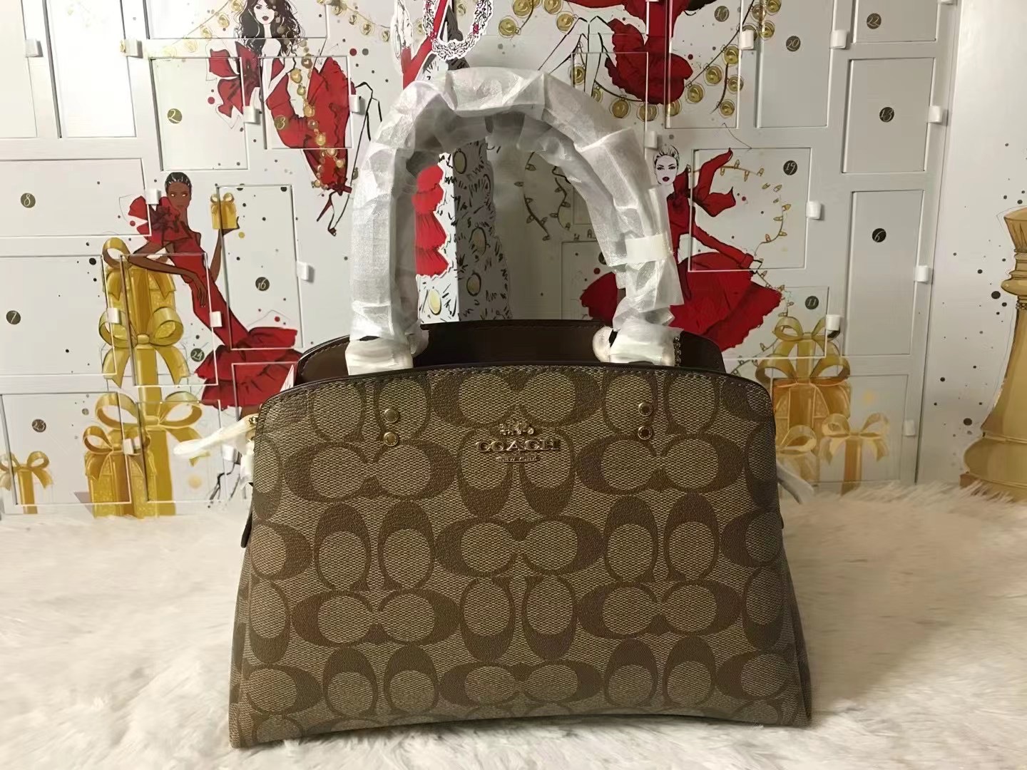 coach奥莱包值得买吗,coach奥莱款和专柜款哪个值得购买