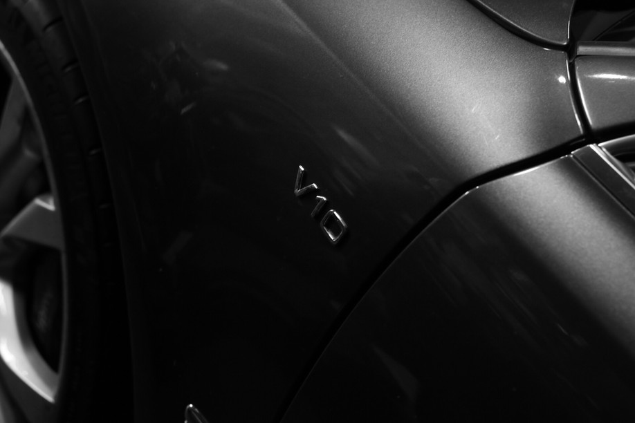 怪兽修车：修复一辆09年西装暴徒奥迪S8，当年售价200多万