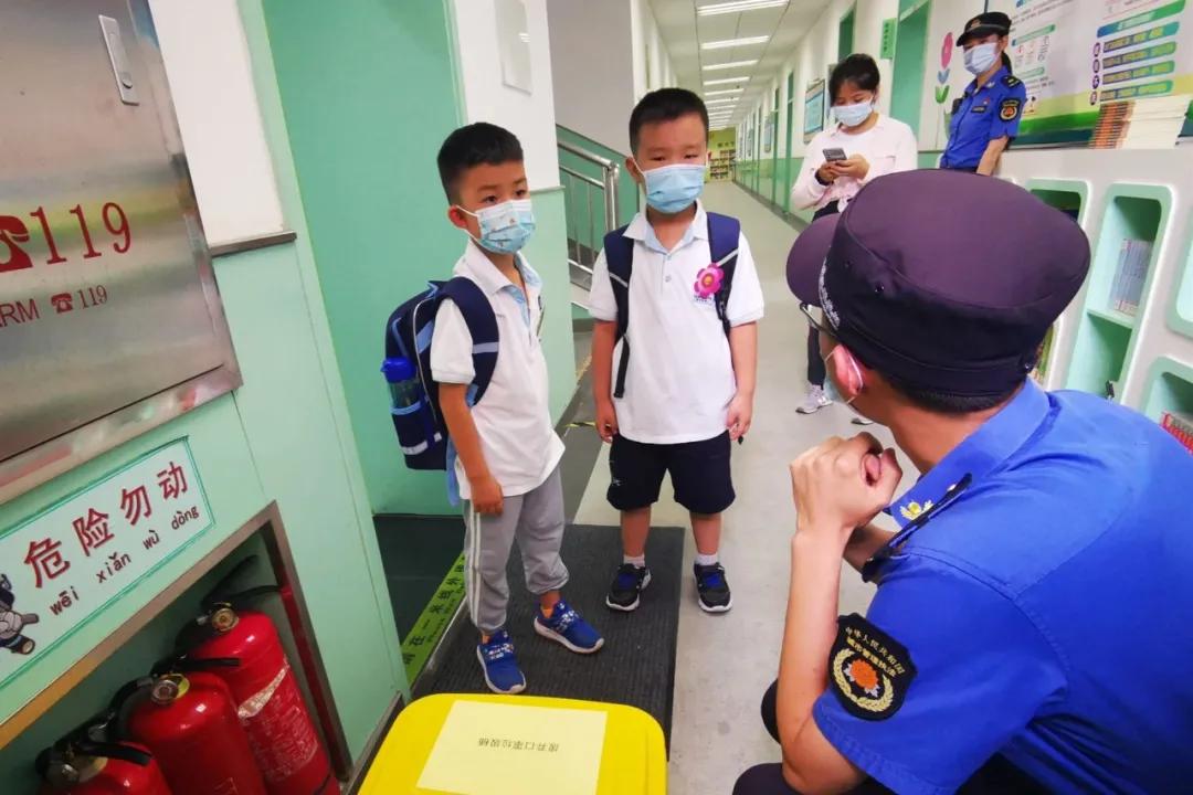 小学生争做新三好学生,新学期新气象人人争当小榜样
