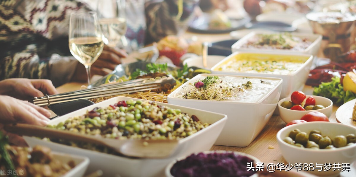 想开中式快餐店厨师怎么解决,加盟中式快餐店的厨师是自己找吗