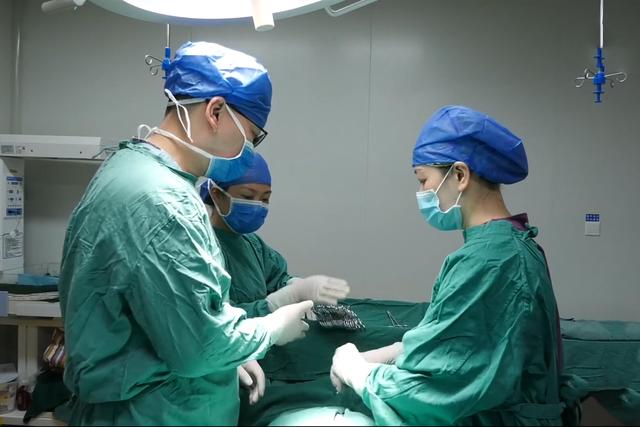 剖腹产术后有多疼？经历过的产妇都知道，有一种痛叫“举步维艰”