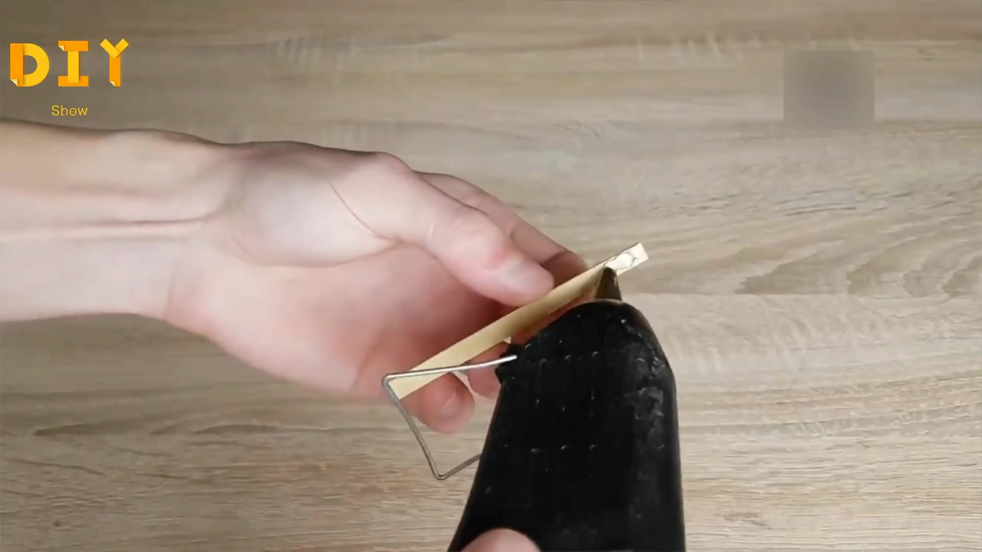 如何用纸板制作遥控车,用纸做遥控玩具车