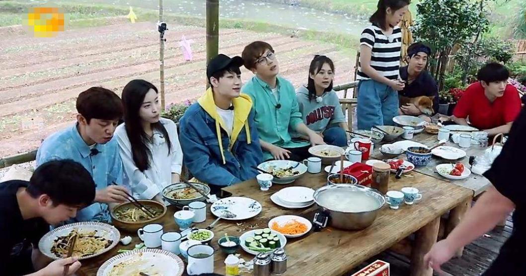 6天前，从“国民偶像”到“娱乐圈厨神”的黄小厨，也翻车了？