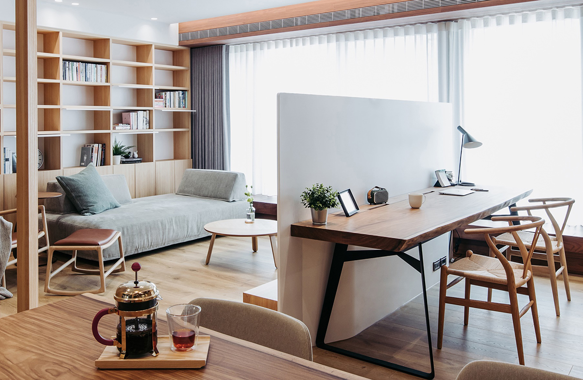 在日式原木家里，冲煮一杯咖啡，和猫一起度过漫漫时光