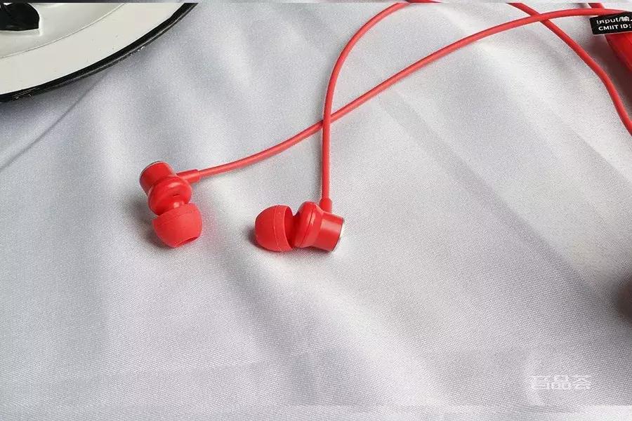 海威特蓝牙耳机什么样是充满电了,海威特i3蓝牙耳机