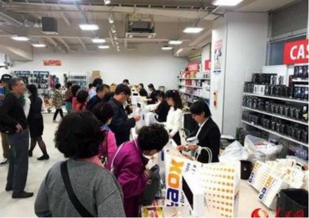 看到茅台的价格瞬间怒了中国游客,日本机场免税店飞天茅台是真的吗