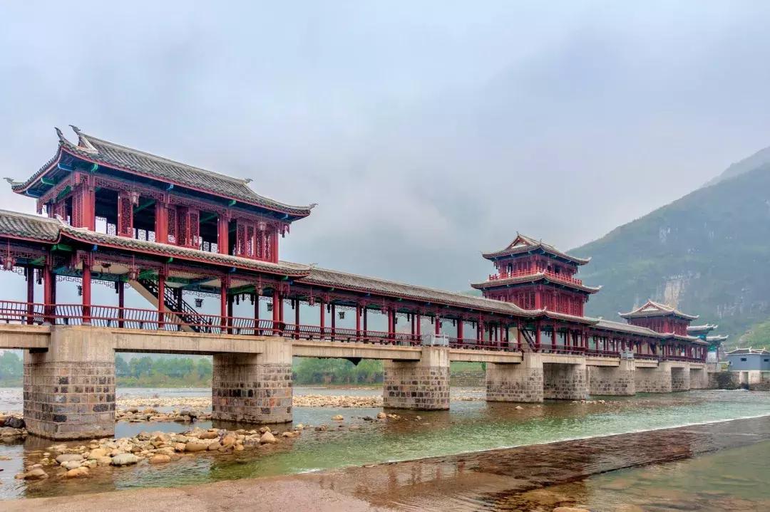 贵州黔东南为什么那么火,黔东南在贵州算不算穷的地方