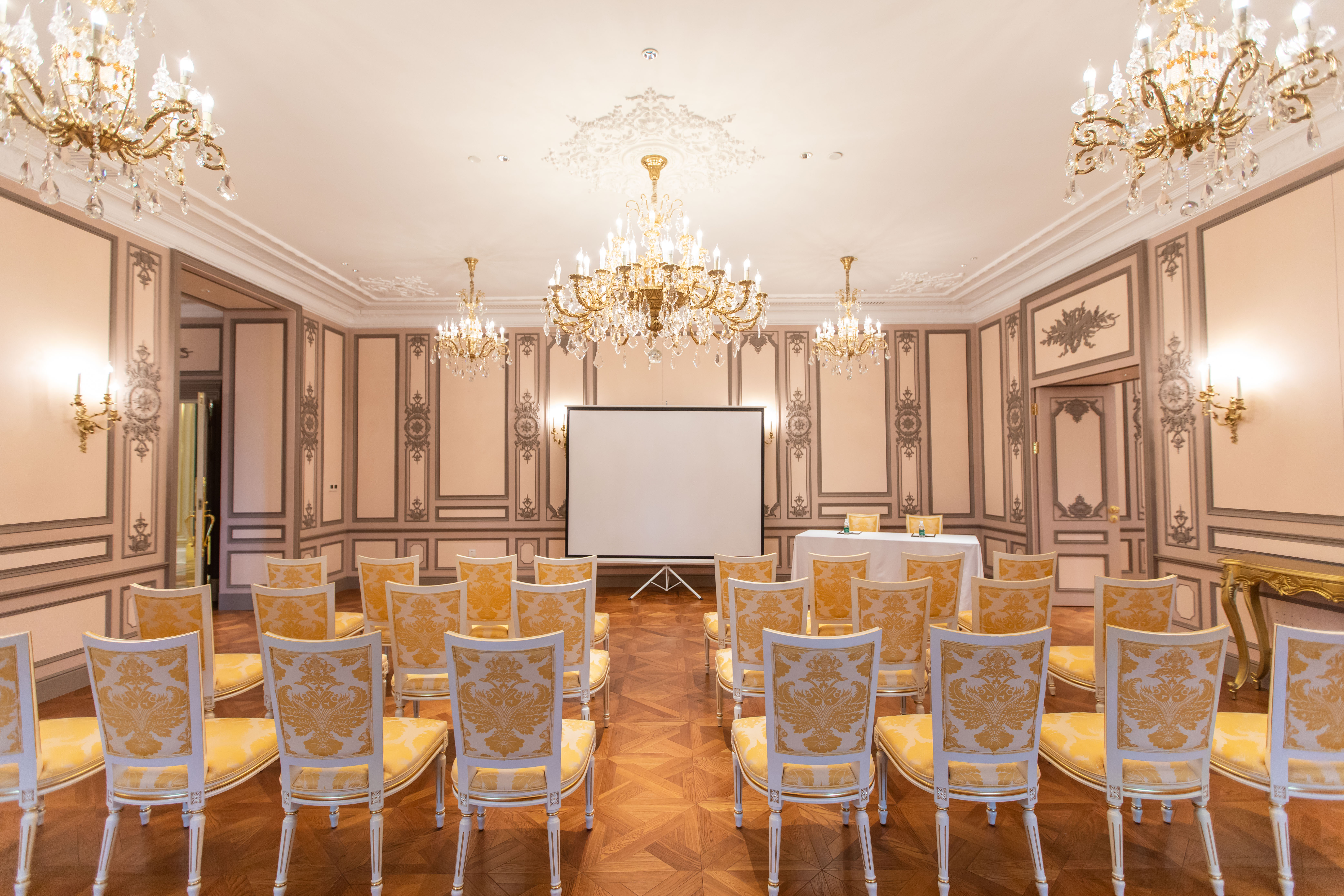 路易卡迪海港城,路易城堡完整版