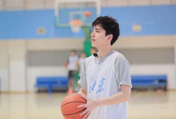 王大陆本人很帅很有亲和力,王大陆满满的正能量