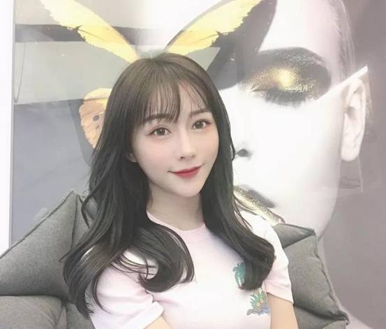 斗鱼女主播择偶标准看傻网友：500W买房都不够，至少5000W