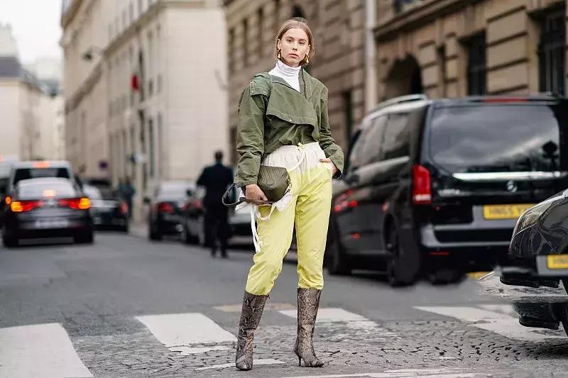 浅浅一抹鹅黄色解锁春日街头清新柔美小仙女Style!