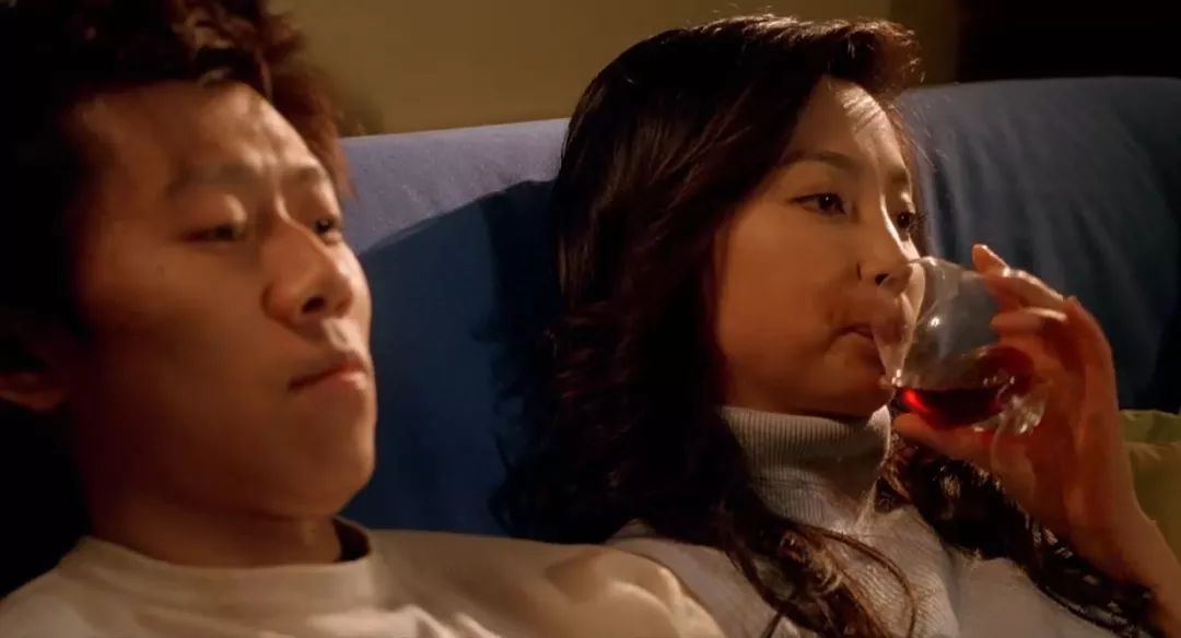 来一部潸然泪下的国产爱情片,看了让人哭到崩溃的国产爱情电影