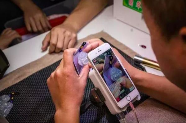 翡翠电商的红与黑,翡翠直播卖货趋势