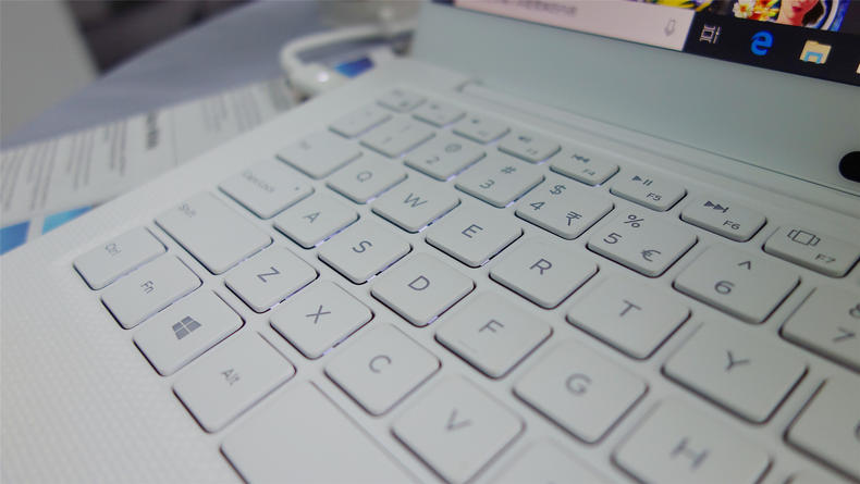 戴尔xps13超级本速度评测,更纤薄更便携新款戴尔xps13图赏