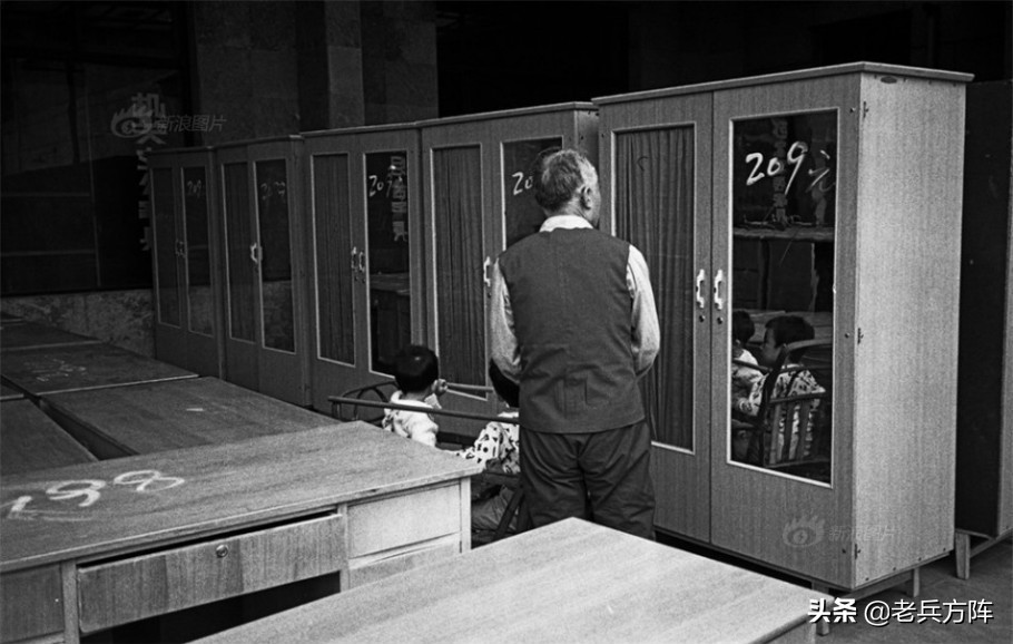 80年代人民穿健美裤图片,80年代北京街头服饰