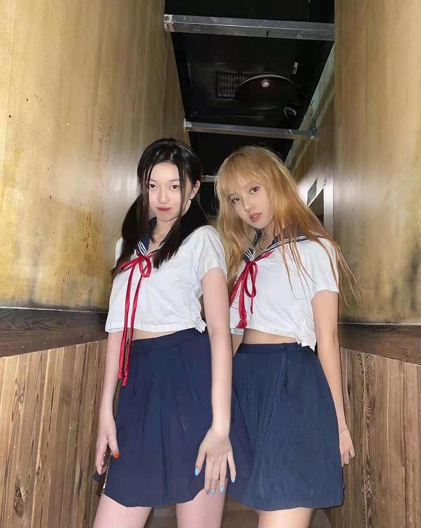 16岁李嫣近况模样大变,13岁李嫣罕见晒与闺蜜合照