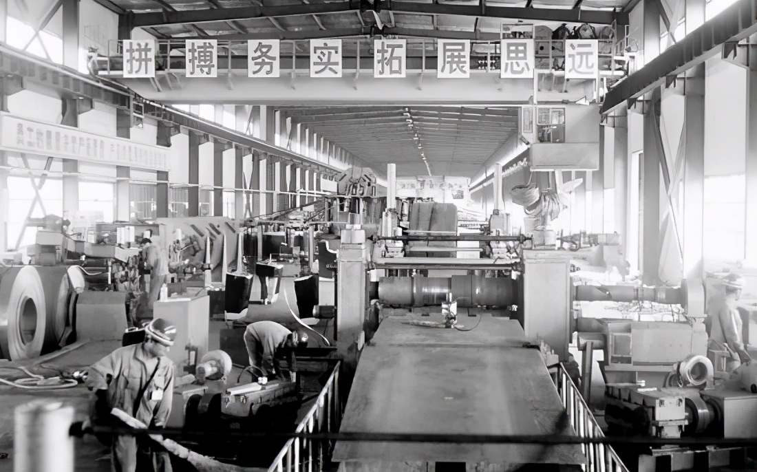 90年代的传奇人物，从村书记到“土皇帝”，坐拥16辆进口奔驰