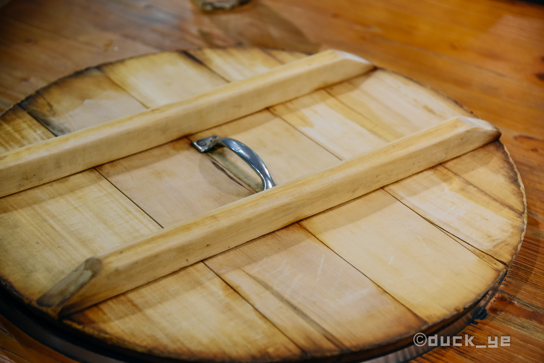 东北做鱼方法铁锅炖大鱼,东北大锅炖一大桌