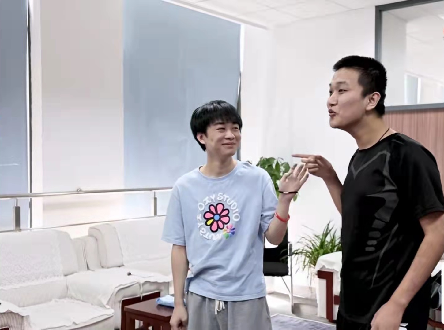 ag月光带领五人走向决赛舞台,月光爆料ag近况以及粉丝建议