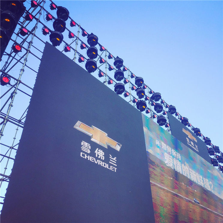 烧胎、飞车、长腿妹有关陆上飞行的记忆碎片