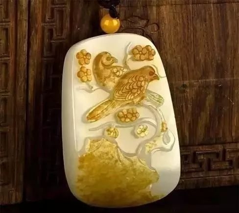 鉴别真假和田玉最简单有效的方法,瓷看底玉看皮和田玉皮色的重要性