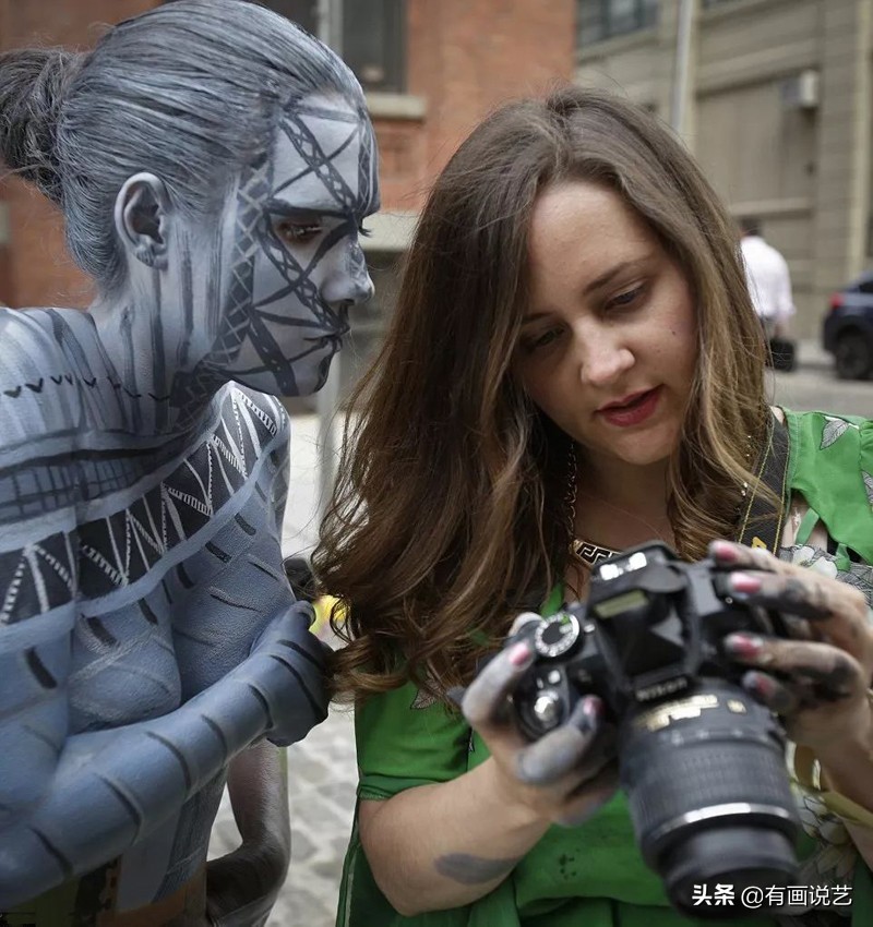 6幅欺骗双眼的人体绘画，仔细看看才发现模特躲在画中