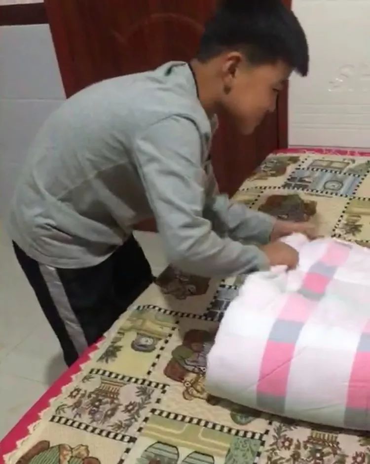 值日小能手教学视频,值日生小能手背景图