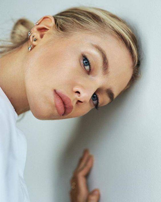 想要底妆细腻服帖不卡粉,底妆秘诀零毛孔无暇底妆至关重要